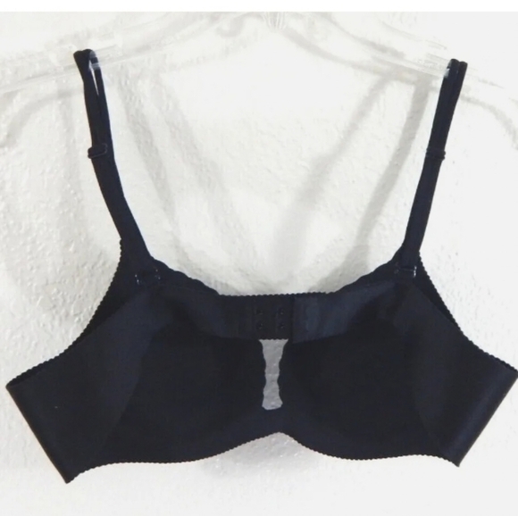 Victoria's Secret Angels Secret Embrace Bra - Picture 3 of 5